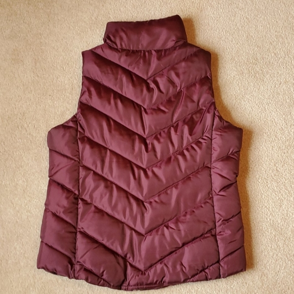 SO burgundy/plum puffer vest size Medium - Picture 5 of 7